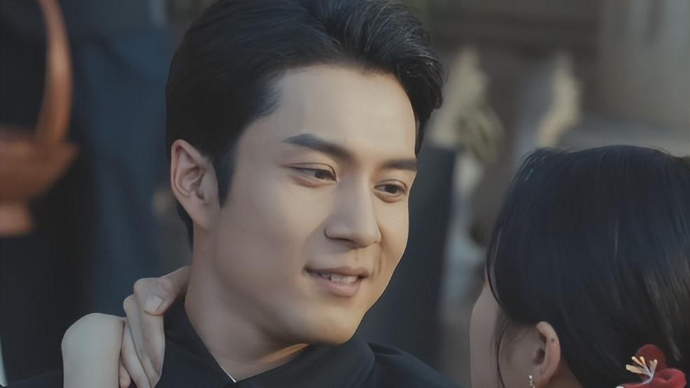 自然脸和“打针脸”的区别？26岁关晓彤与35岁赵奕欢，差别出来了