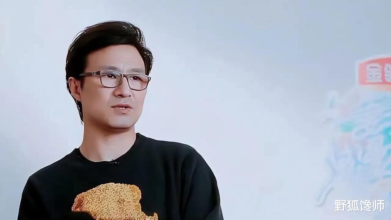 汪峰离婚后首开演唱会,获得收入捐基金,网友感叹又有大瓜来了。