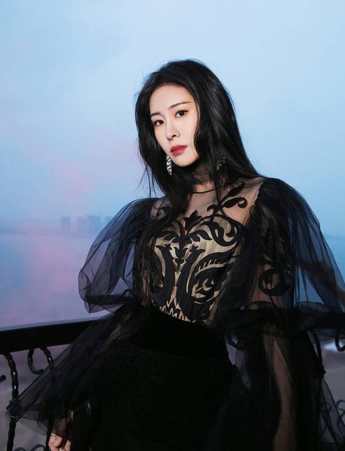 张碧晨孩子爹恋情疑曝光,网友:我们总会遇见懂自己的人