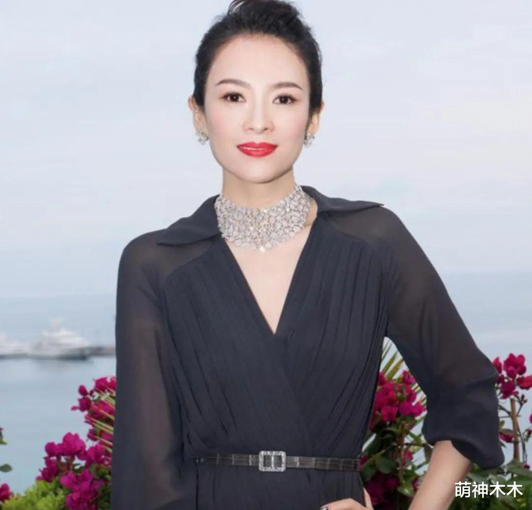 赵丽颖打脸抢饼传闻,穿过万私服进组拍片,此前被指跟杨幂争资源