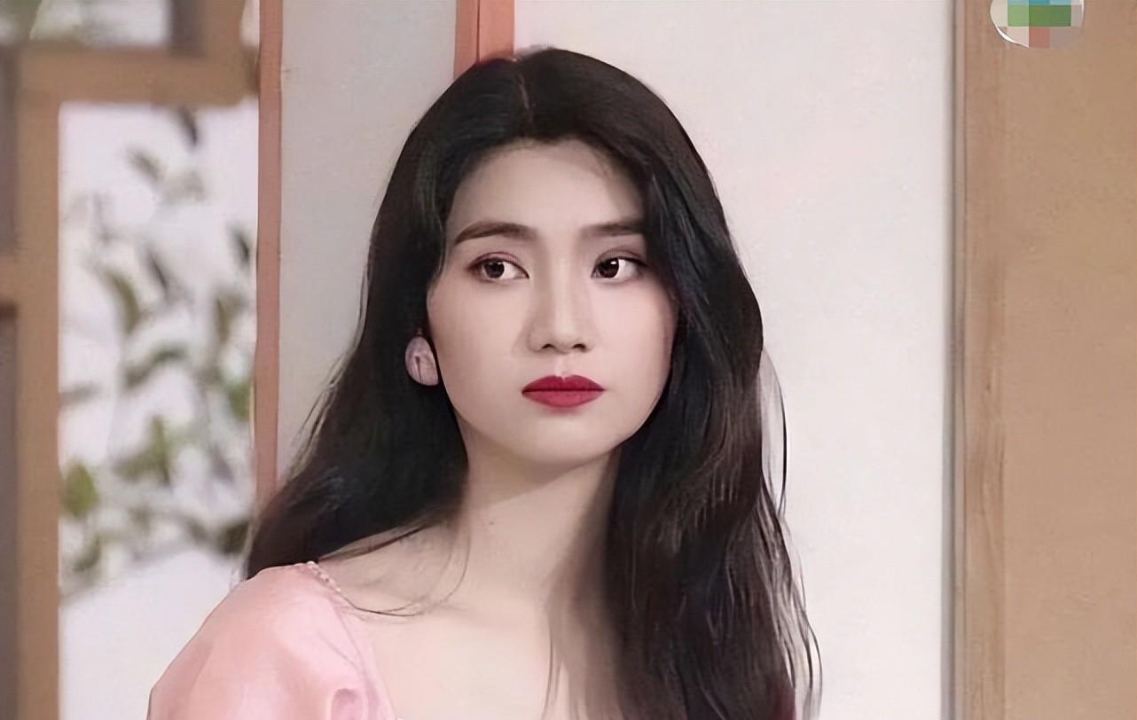 李嘉欣|33年了，李嘉欣终于遭到了“反噬”，庄明月、宝咏琴可以瞑目了