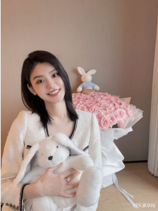 奚梦瑶|奚梦瑶情人节收巨钻 老公藏深情告白!嫁d王豪门3年生2娃