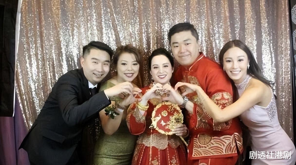 终于解冻！TVB小花坐冷板凳一年加盟新剧，传因迟到得罪高层