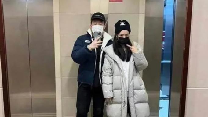 刘闻洋大方官宣与蔡文静恋情，两人背景曝光引关注
