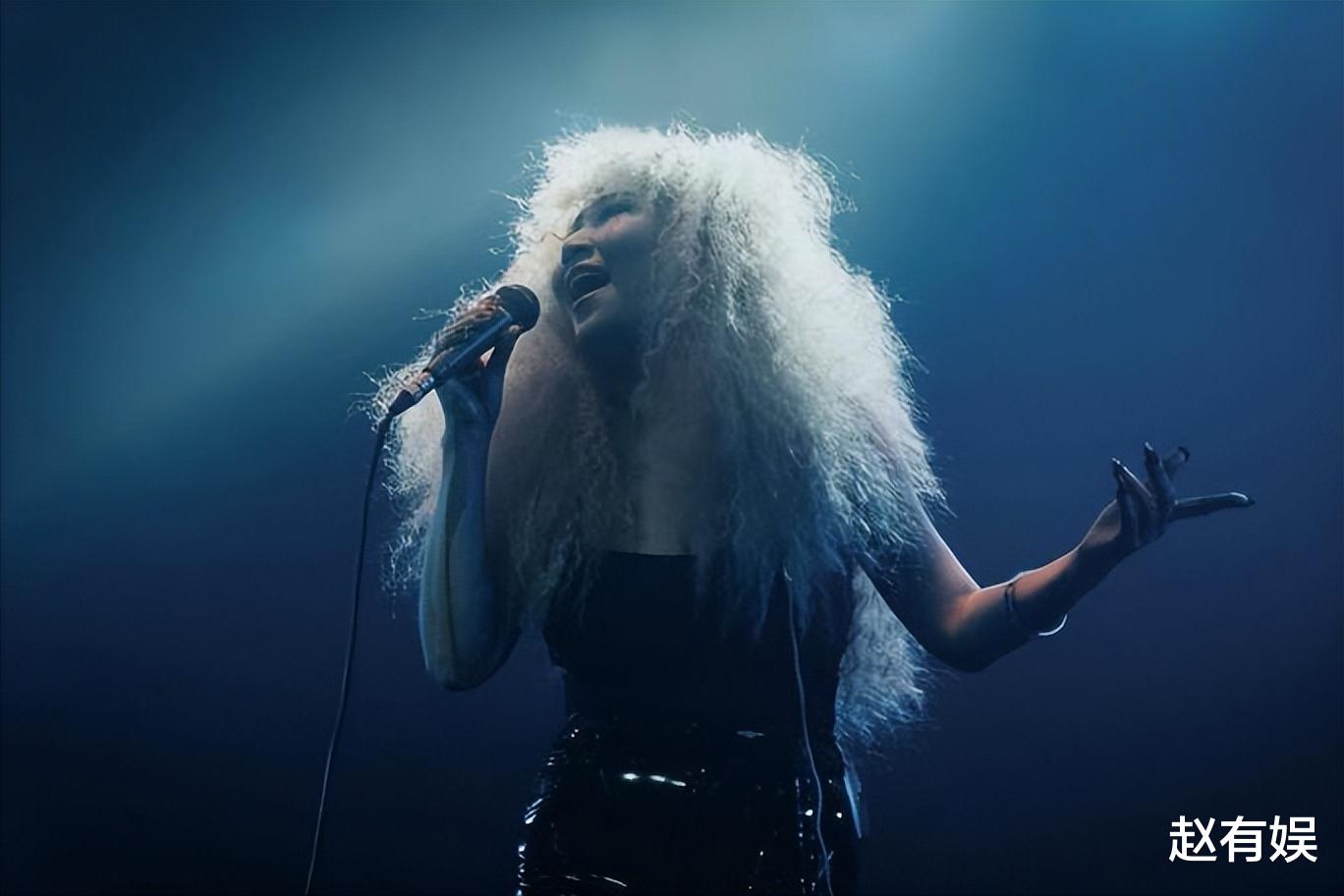 |一个周杰伦，一个周传雄，撕开华语乐坛“利令智昏”的“遮羞布”