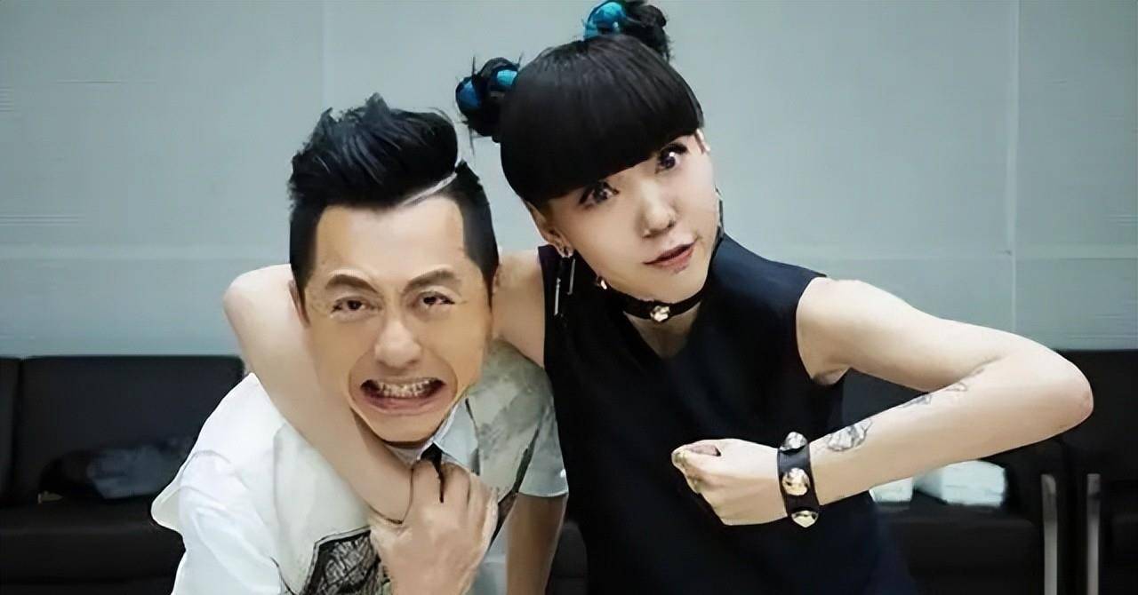 曾经是明星,如今成了摆摊小贩,这5位落魄明星,一个比一个卑微