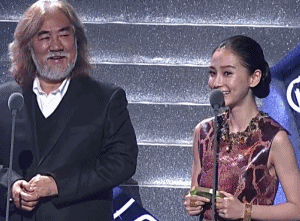 男星病态十足,女星瘦骨嶙峋,太吓人,明星暴瘦后成“灾难”