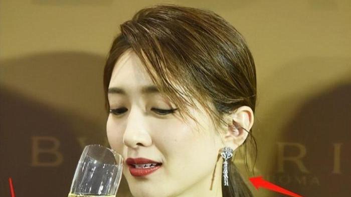 |胡歌口中的死缠烂打，揭开江疏影的弥天大谎