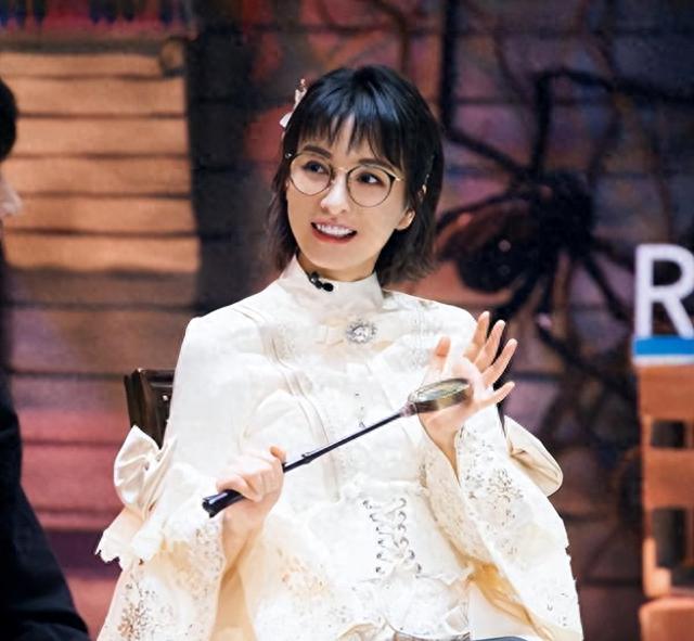 吴昕的瓜有点大!《快本》停播不出门抑郁,好友曝其“偷偷怀孕”