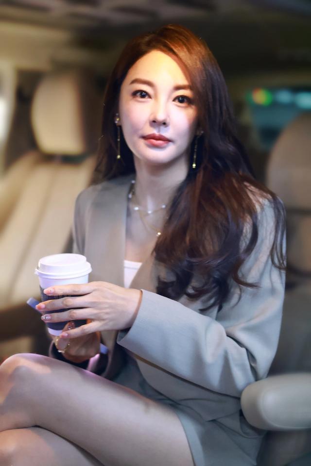 白敬亭|张雨绮 综艺节目下班生图