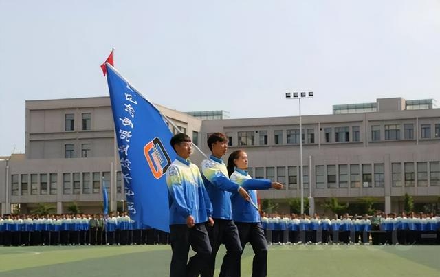 外星文明|“谁不服,来打我”,辽宁一职校老师黑社会式查寝,校方回应了