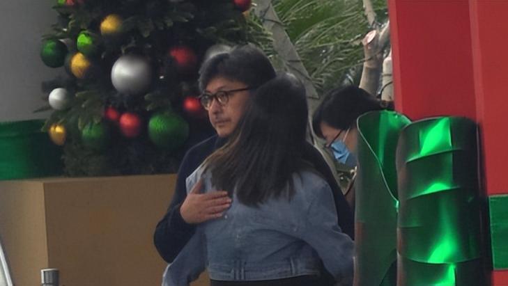 12年婚姻如同囚笼？与李湘离婚才1年多，王岳伦直接就放飞自我了