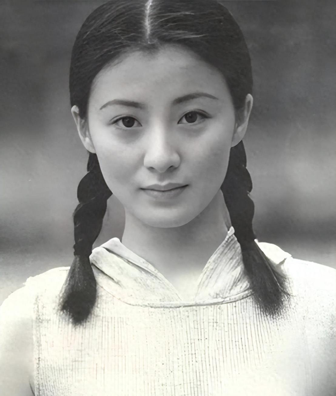 徐露:与导演丈夫相识6天后闪婚,迟迟不愿生孩子,如今女儿19岁了