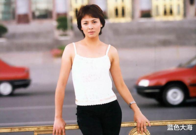 颜丙燕|没女警气质别硬演警花，这6位女演员把女警演活了