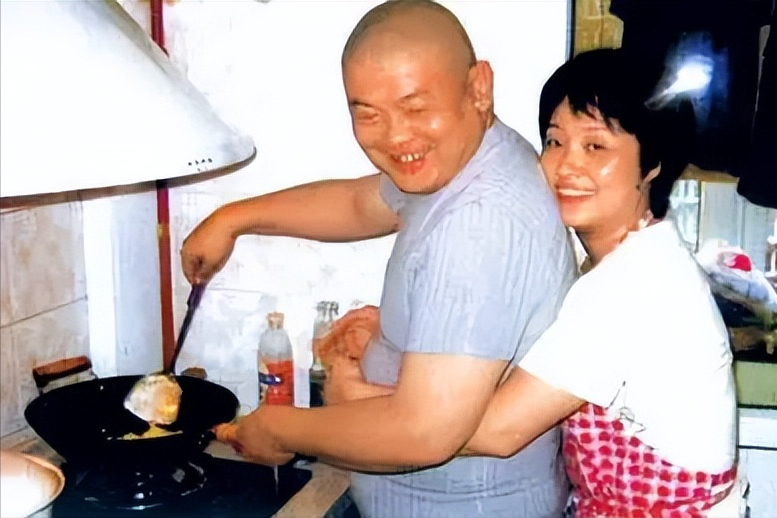 他的死，让半个娱乐圈哭泣，18年来，这是最风光的明星葬礼