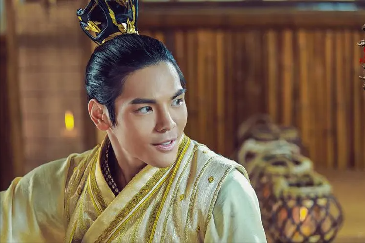 娱乐圈|十位只会啃老的星二代,父母砸钱求人都捧不红!