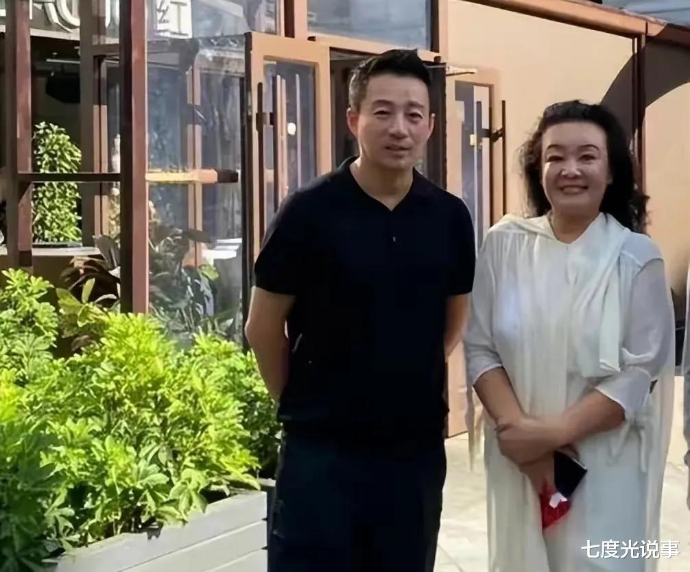 汪希玥|曝大S教育失败，汪希玥近照缺少童真眼神带狠劲，9岁就知道讨好人