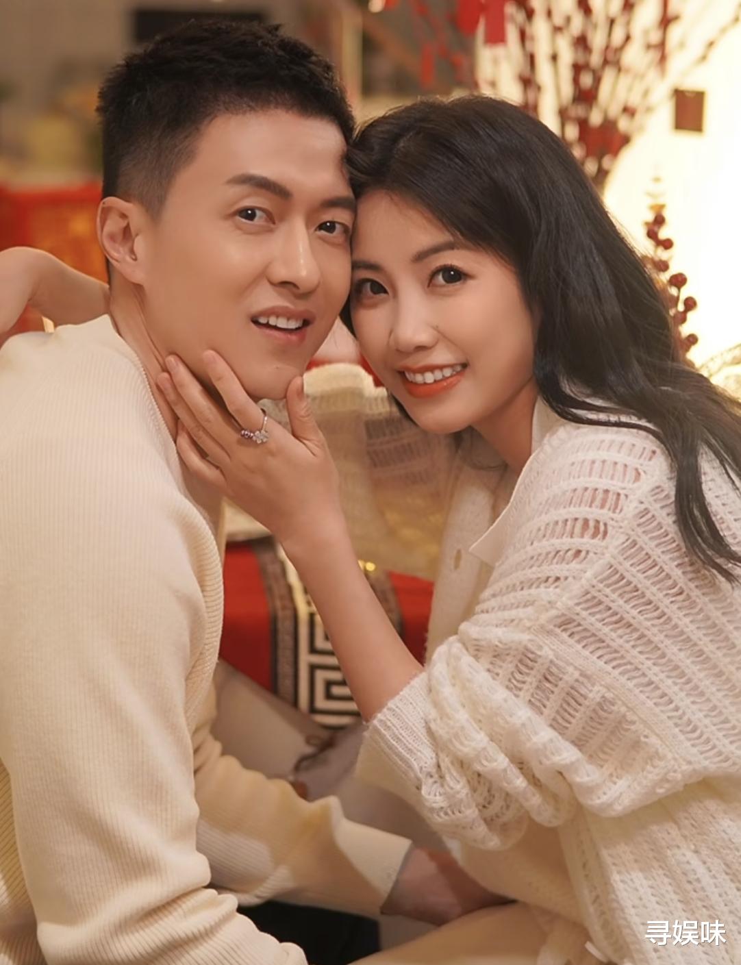 王能能|《半熟恋人》王能能和罗拉见家长,两位小朋友成功会面,其乐融融