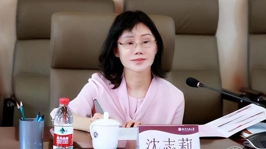 韩国女团 女校长沈志莉：大肆受贿沉迷整容，58岁像20岁少女