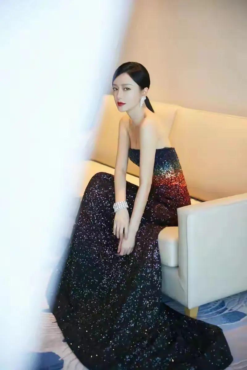 绝对支持金星!看看秦岚和李小冉,不遮遮掩掩才是最高级