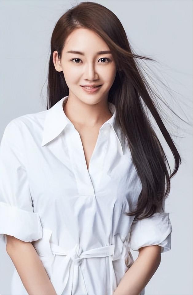 冯小刚直言:她太能装了!永远都红不了,更别说拿奖了!