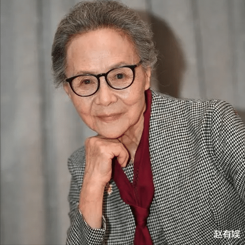 “不老女神”都是假的!离开化妆和精修的女星,真实状态一言难尽