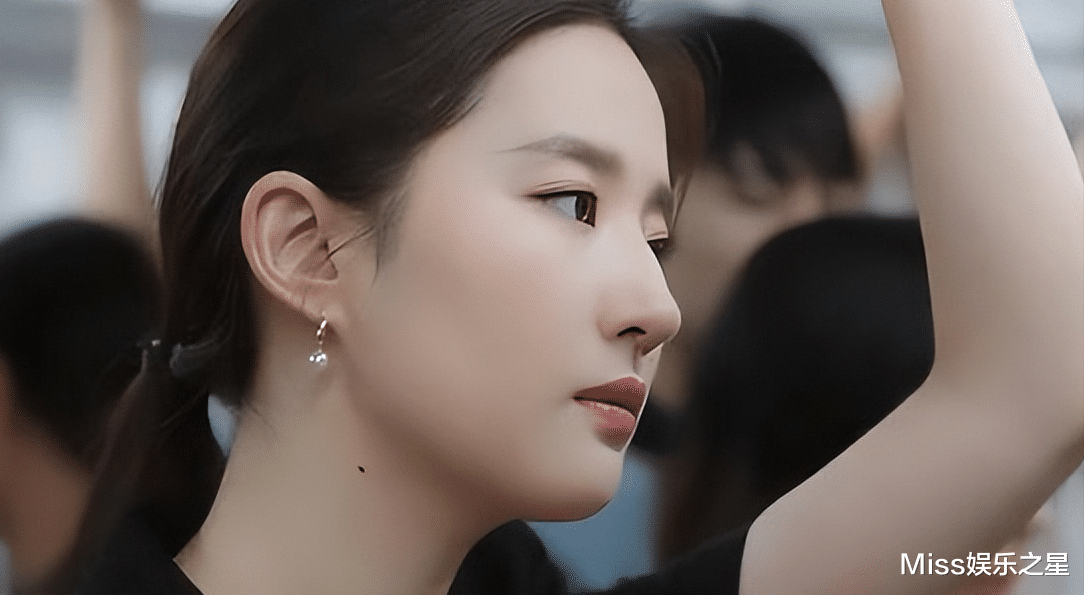 刘亦菲|刘亦菲浮肿、虎背熊腰?神仙姐姐新剧遭误解,曾放弃与李安合作