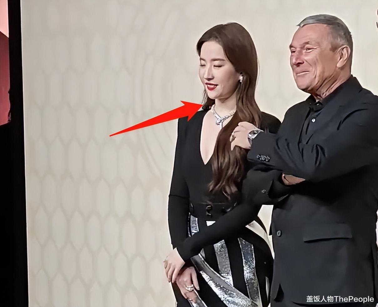 杨紫|刘亦菲的双下巴、王子文的赘肉、杨紫的肚子,治好女性的容貌焦虑