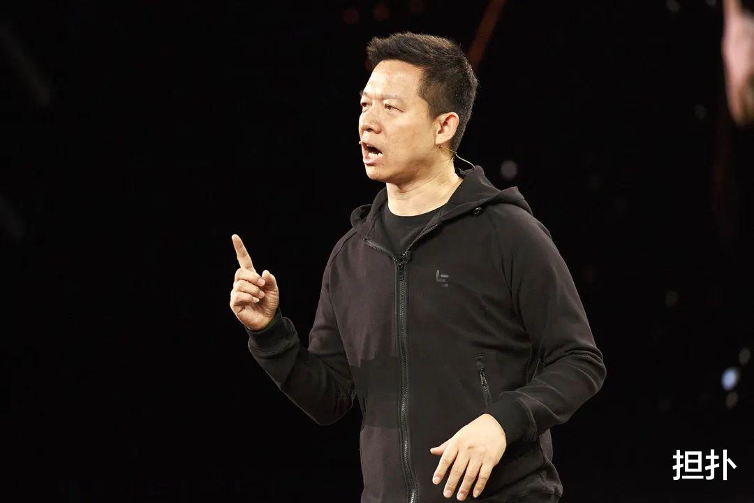 上海的两个百亿富豪,一个娶了上海女主持,另一个娶了台湾女主持