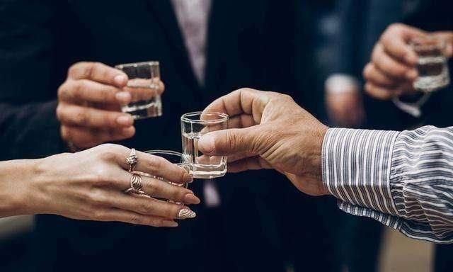 从深圳逃回四线家乡小城,实在待不住了,决定辞职回大城市卷