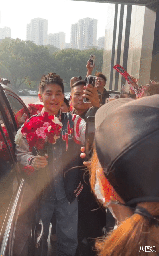 林志颖带陈若仪现身成团夜,长胖十几斤更帅,老婆漂亮大气娶对人