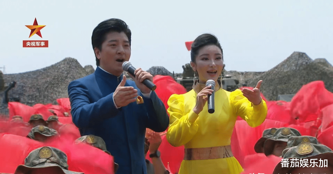 央视八一晚会主持阵容“遭质疑”,观众评论“亮了”