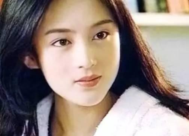 林青霞|7位真正的“中国式”美人:美貌气韵都甩如今流量女星一大截