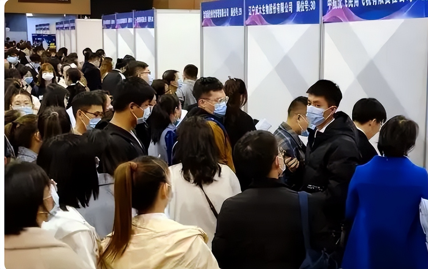 “热门专业”风向变了？男生简历发出被企业疯抢，张雪峰又押中了