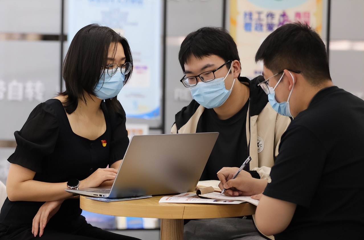 招聘|过来人的经验：年前还在招聘的单位不能进，小心捡漏不成反被坑