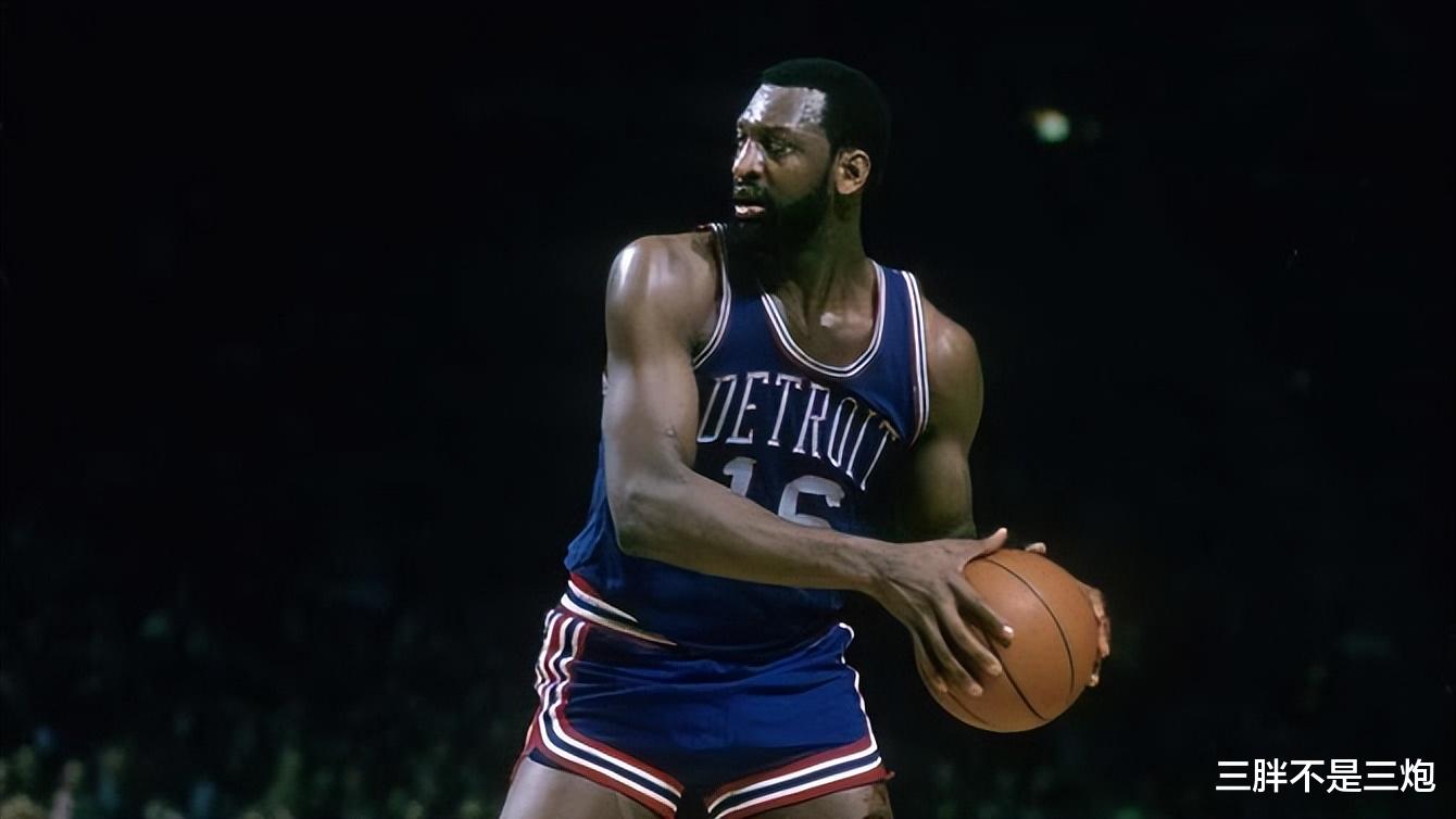 乔丹老詹都不够格？盘点职业生涯场均20+10的那些大神们！