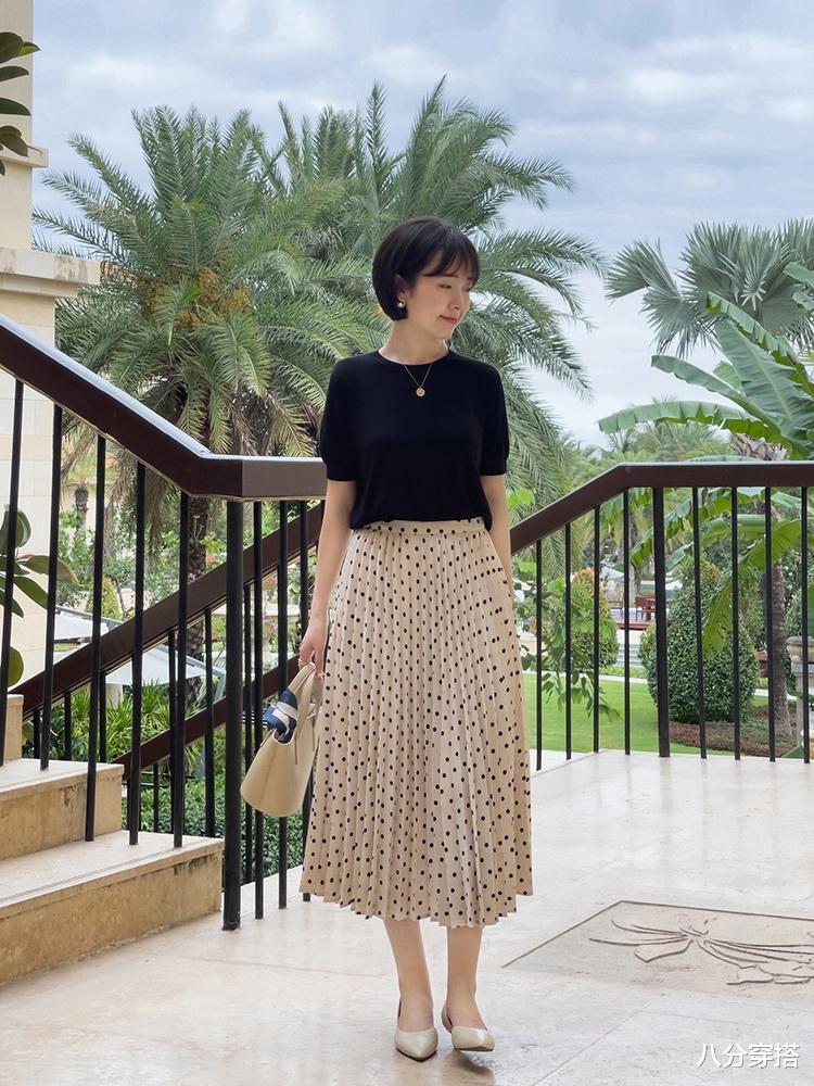 西装|职场女性:快舍弃你传统版型西装,太老气,今春流行这几款单品