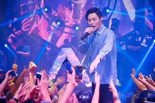 李俊毅|广东明星“康天庥”李俊毅，如何将一手好牌打烂的！