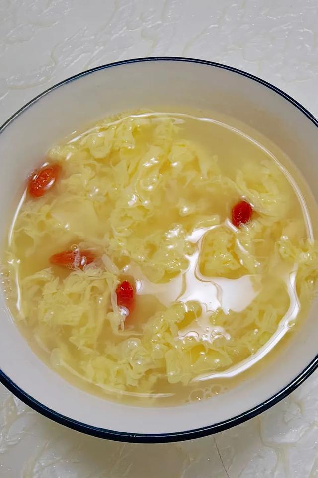 美容养颜的一道快手小吃,冬日必喝,拥有少女的面容