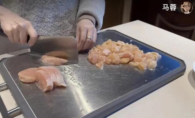 宋喆|马蓉和新欢订婚?带婚戒出镜,曾被曝探监宋喆,花上千万想移民