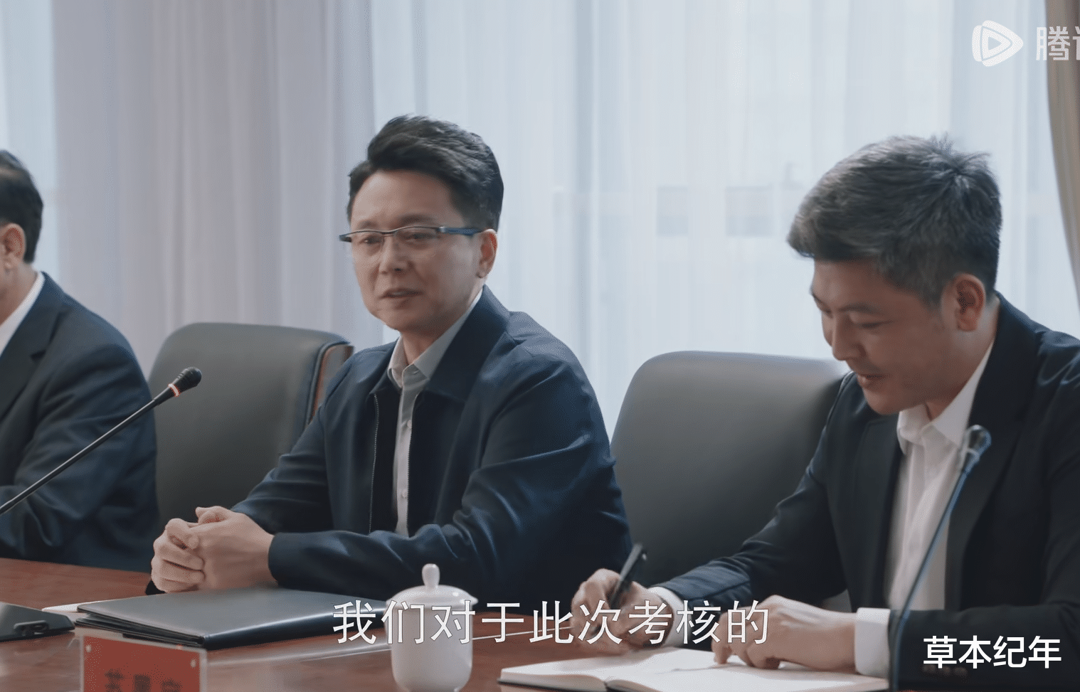 播2集全国第1,刘奕君王劲松太过出色,《狂飙》后我唯一想追的剧