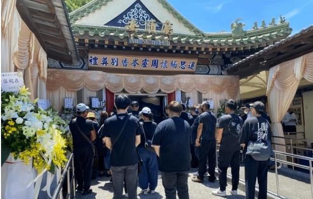 一路走好,一周内传4位演艺名人噩耗,或他杀或自杀,年轻者仅18