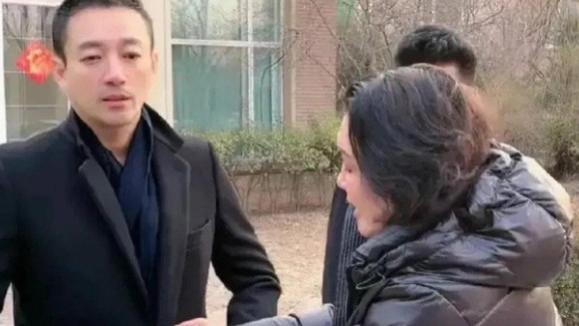 汪小菲|大S真实状况曝光，发福20斤又黑又胖，反观汪小菲状态极佳获大奖