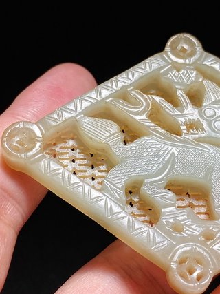 和田玉籽料|明 和田玉籽料 白玉 麒麟 带板 带饰