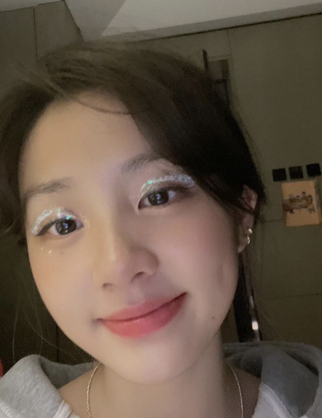 黄磊女儿赴美留学，疑恋爱找外国男友，对方身份及账号被扒出