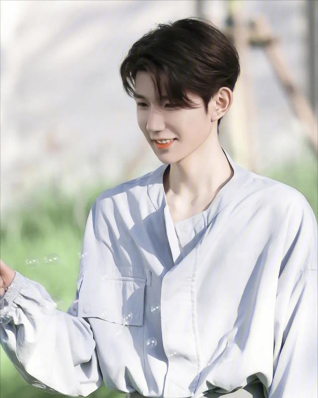 王源作品著作权获批，新增营业性演出许可，事业迈入新高度！