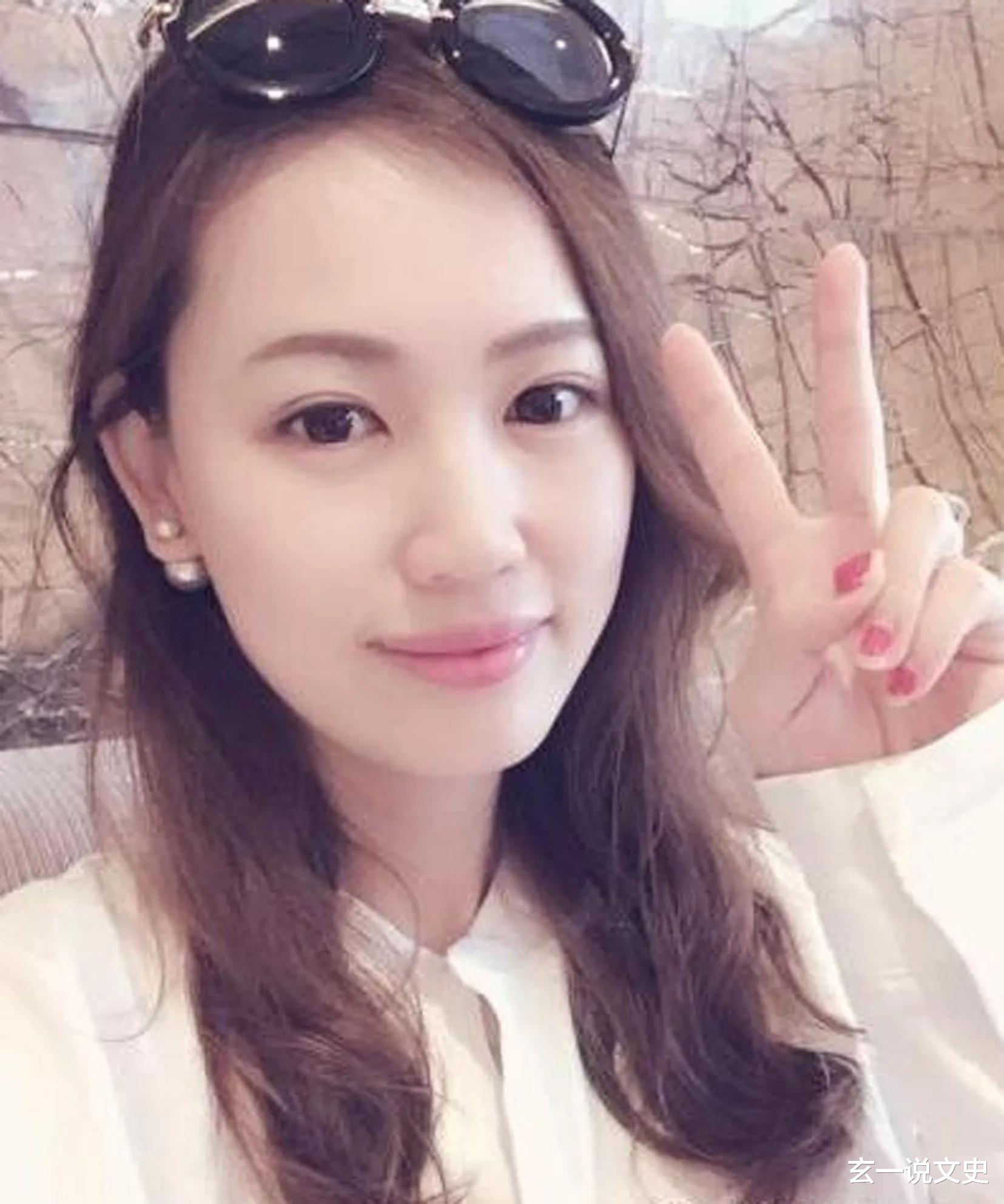 马蓉|马蓉脱上衣直播带货被举报，如今走到崩溃边缘，结果该怨谁