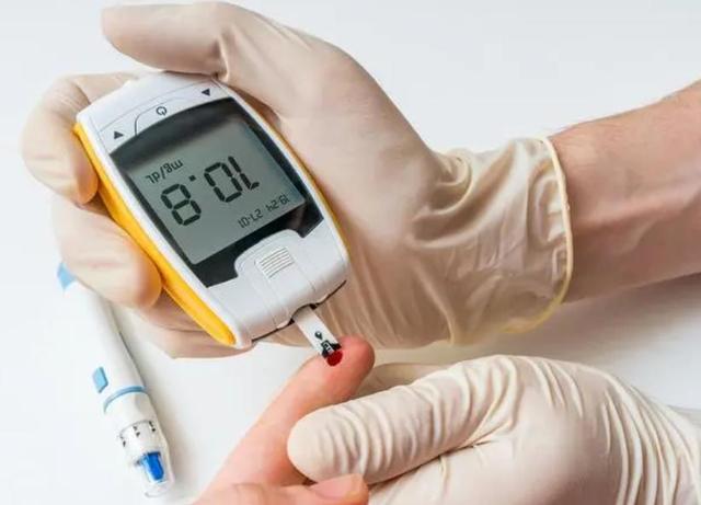 女性152-176cm标准体重对照表公布，自测下，若你达标，或并不胖