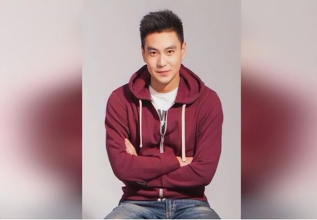 李飞|40岁男演员无戏拍,在路边摆摊卖鱼近一年!他说喜欢现在的生活