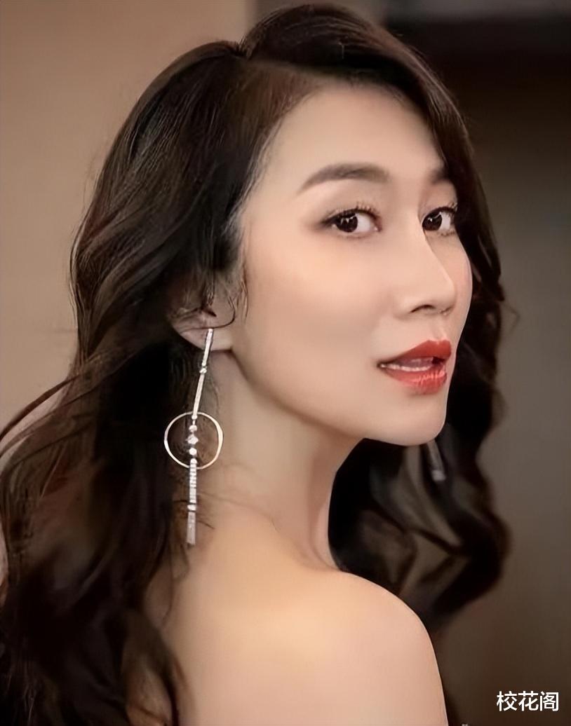 “坏女人”温峥嵘，24年不温不火，隐婚初恋生子，43岁风采依旧